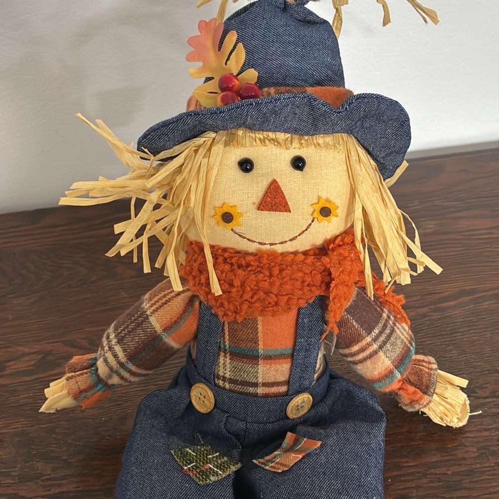 NWT- 12-1/2” Fall Harvest Scarecrow Sitter Decoration - Picture 7 of 17